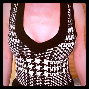 EXPRESS sleeveless houndstooth vest